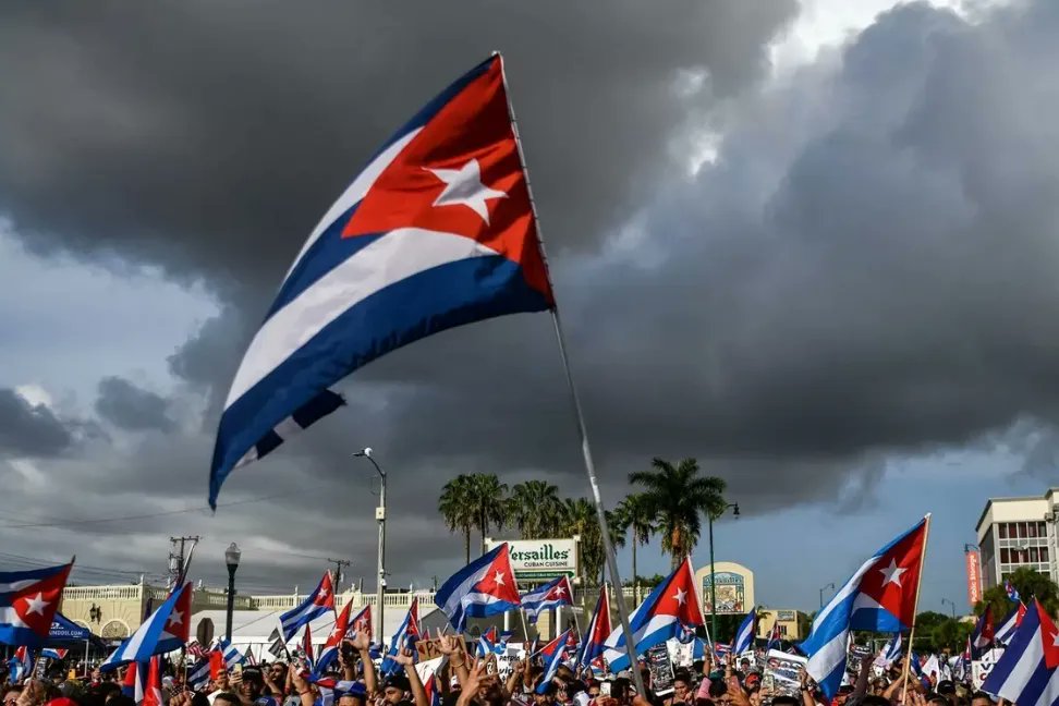 Küba hükümeti, sürat teknesine ateş açarak 4 Amerikalıyı öldürdüklerini ve 6 kişiyi de yaraladıklarını açıkladı