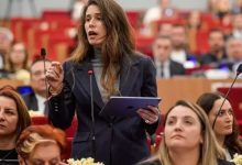 uyuşturucu soruşturması kapsamında Çeşme Belediye Başkanı Lal Denizli hakkında ifade işlemi için çağrı kâğıdı çıkarıldı.