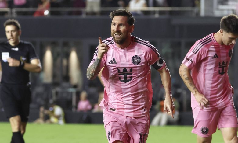 Lionel Messi, hakemi cezalandırdı! 4 Inter Miami’nin Los Angeles FC’ye 3-0 yenildiği maç sonrası Lionel Messi’nin saldırmaya çalıştığı hakeme 5 maç ceza verildi