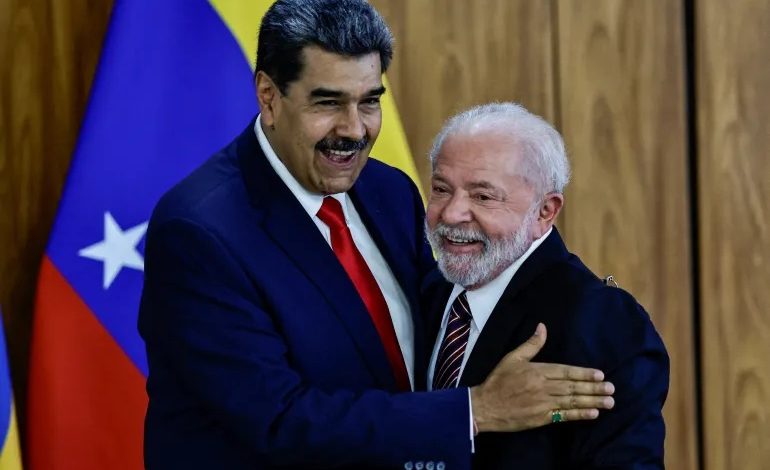 Lula da Silva, ABD’nin askeri müdahalesi sonucu alıkonulan Venezuela Devlet Başkanı Nicolas Maduro’nun kendi ülkesinde yargılanması gerektiğini söyledi.