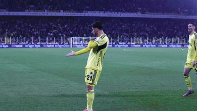 Trendyol Süper Lig'de Galatasaray'ın 3 puan gerisinde yer alan Fenerbahçe, Kocaelispor deplasmanında 3 puanı aldı