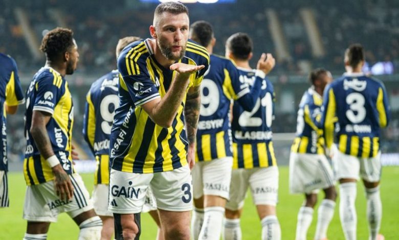 Fenerbahçe'nin Nottingham Forest'a 3-0 yenildiği maçta sakatlanan Milan Skriniar, 1.5 ay sahalardan uzak kalacak