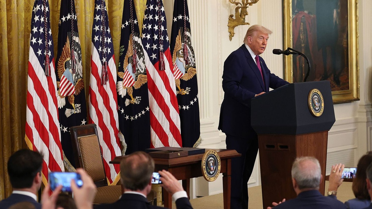 New York Times’tan Trump’a sert eleştiri: İran saldırısı pervasızca 1 New York Times Yayın Kurulu, ABD ve İsrail’in İran’a yönelik saldırılarını eleştiren makalesinde Başkan Donald Trump’ı “pervasızca” davranmakla suçladı.