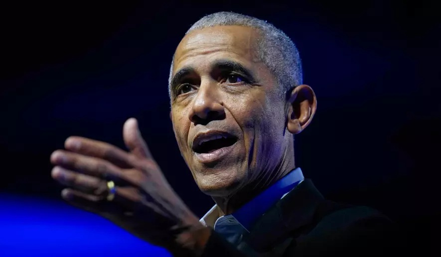 Barack Obama, katıldığı bir podcast programında uzaylıların varlığına inandığını ancak kendisinin hiç görmediğini söyleyerek dikkat çeken açıklamalarda bulundu.