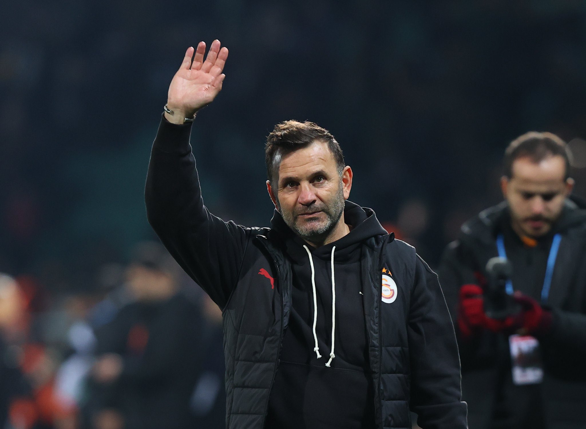 Galatasaray Teknik Direktörü Okan Buruk, La Gazzetta dello Sport'a verdiği röportajda Hakan Çalhanoğlu transferinin sinyalini verdi