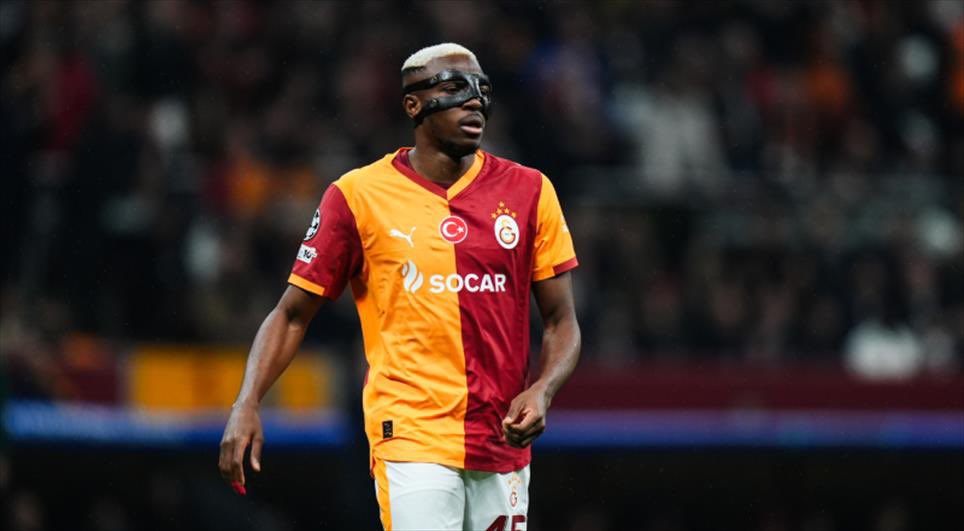Victor Osimhen, profilinde yazan Galatasaray yazısını kaldırdı ve sarı-kırmızılılarla ilgili fotoğraflarını da sildi