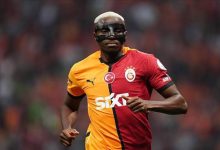 Konyaspor maçında oynamayı reddeden Victor Osimhen, alacakları ödenmeden Galatasaray formasıyla sahaya çıkmayacağını yönetime iletti
