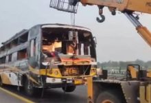 Trafik kazası ölümlerinde dünyada birinci sırada yer alan Hindistan'da bu kez ölümcül otobüs kazası oldu