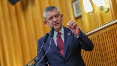 CHP Genel Başkanı Özgür Özel, Keçiören Belediye Başkanı Mesut Özarslan'ın, Ankaragücü tribün liderine daire teklif ettiğini öne sürdü