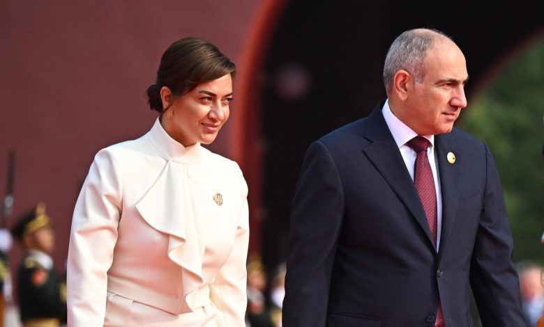 Ermenistan Başbakanı Paşinyan terk edildi 48 Anna Hakobyan, uzun süredir birlikte olduğu ve dört çocukları olan partneri Ermenistan Başbakanı Nikol Paşinyan'dan ayrıldığını açıkladı