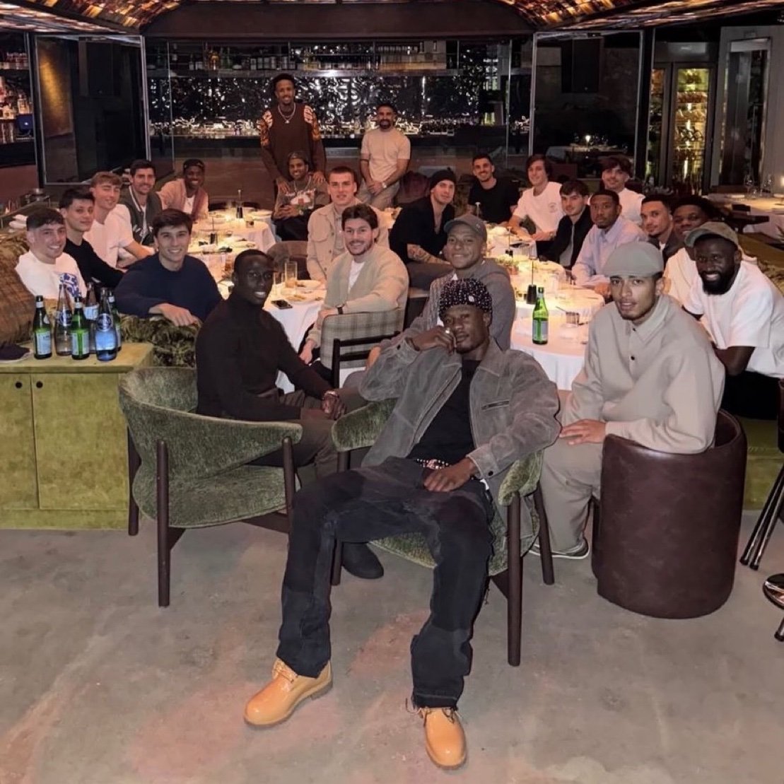 Real Madrid'de bütün futbolcular akşam yemeğinde buluşarak birlik beraberlik mesajı verdi