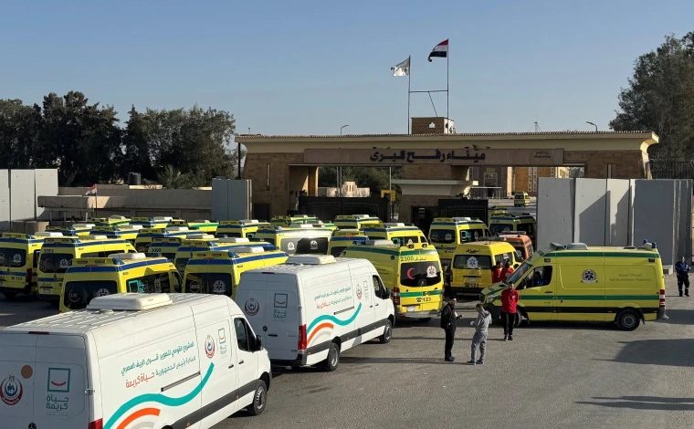 Gazze ile Mısır arasındaki Refah Sınır Kapısı, ateşkes sürecinin ilerlemesiyle birlikte kontrollü şekilde yeniden faaliyete geçti.