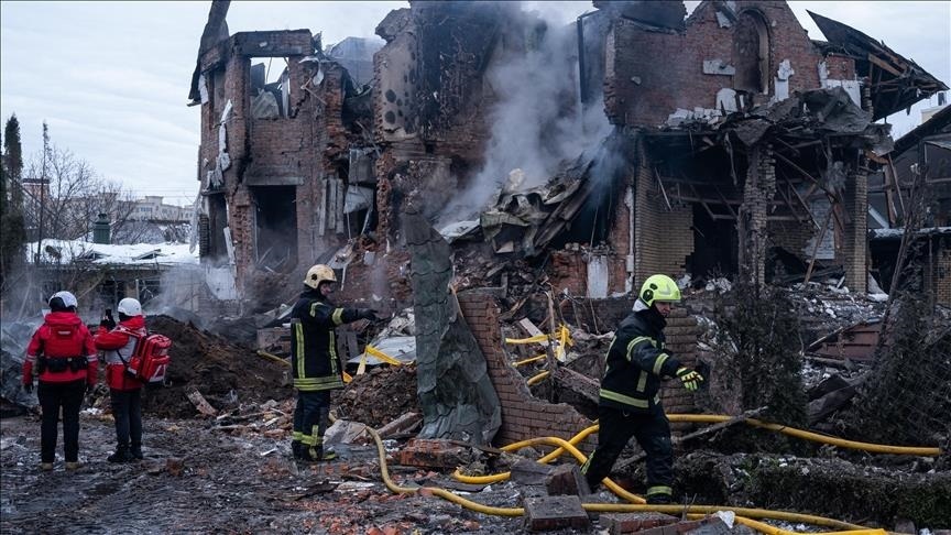 Dört yıldır süren savaşta cephe hatları büyük ölçüde sabitlenirken, Rusya küçük birliklerle sızma temelli “bin kesik” stratejisini devreye aldı.