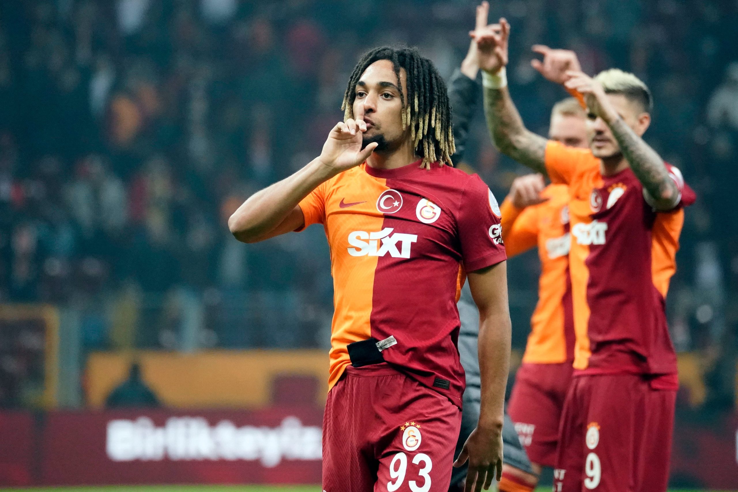Galatasaray, 2021-24 arasında formasını giyen Fransız oyuncu Sacha Boey'i Bayern Münih'ten sezon sonuna kadar kiraladı