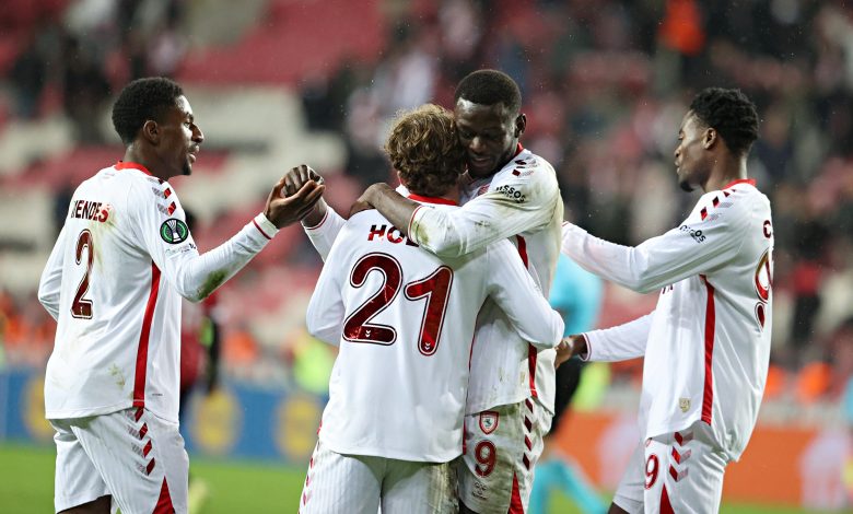 Samsunspor'un rakibi belli oldu 2 Samsunspor, UEFA Konferans Ligi Son 16 Turu'nda İspanya'nın Rayo Vallecano takımı ile eşleşti