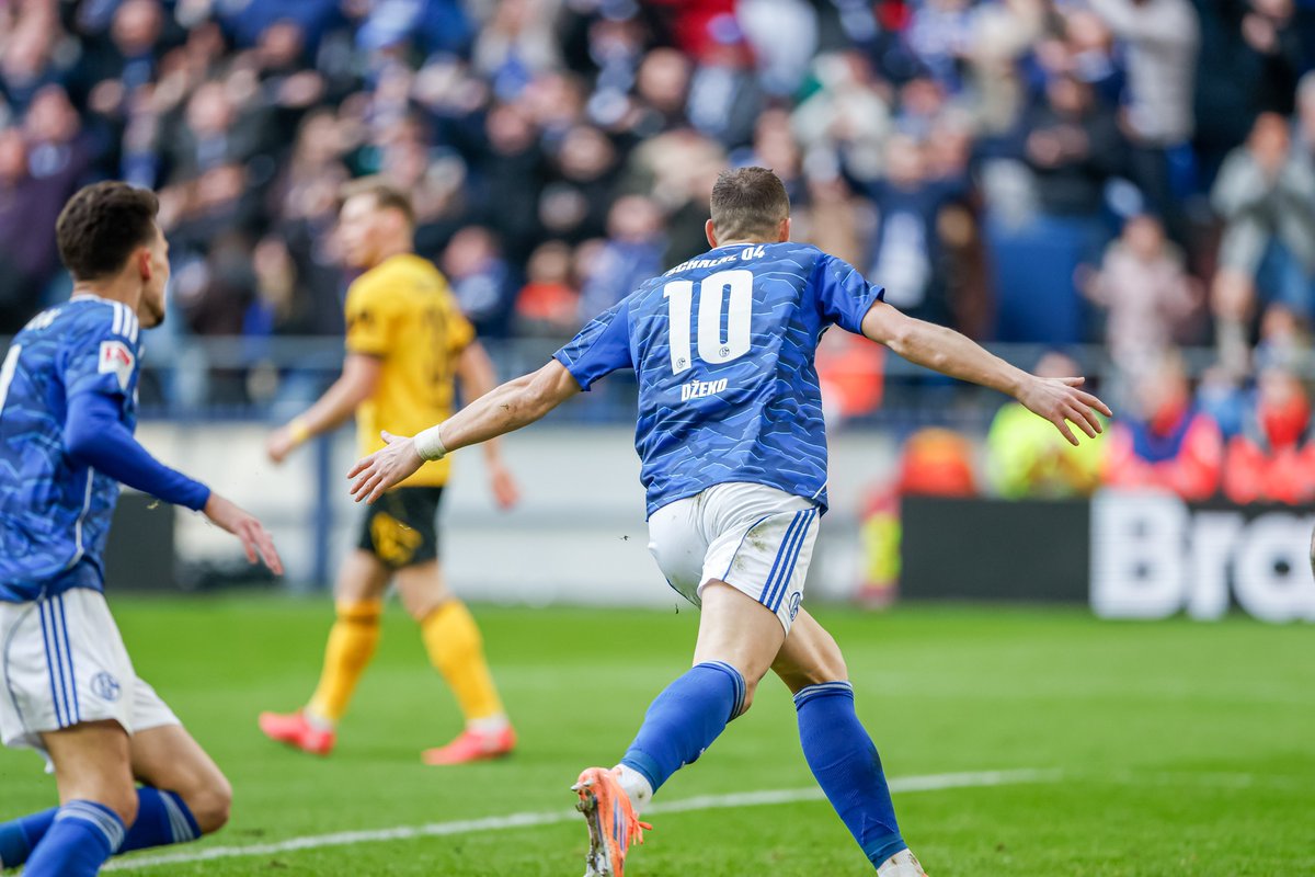 Fenerbahçe’nin eski golcüsü Edin Dzeko, Schalke formasıyla Kenan Karaman ve Hasan Kuruçay’a asist yaptı