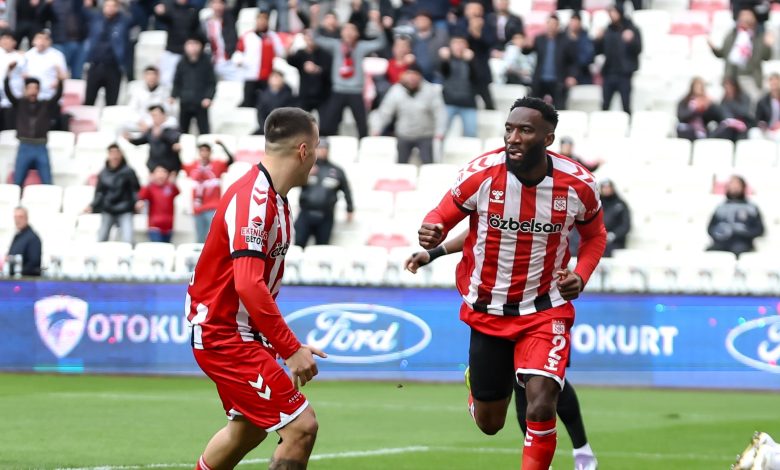 Sivasspor 3-1'i koruyamadı 14 Sivasspor yeni teknik direktörü İsmet Taşdemir ile ilk maçında 3-1 öne geçtiği Vanspor ile 3-3 berabere kaldı