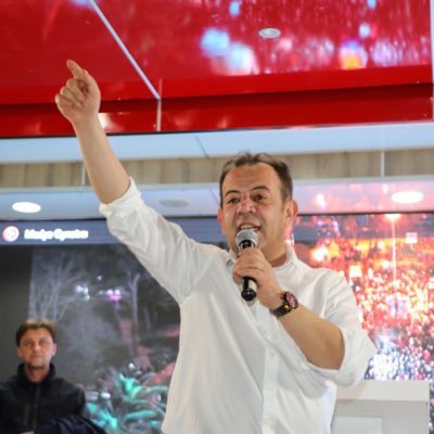 Bolu Belediyesi'ne yönelik "irtikap" operasyonunda Belediye Başkanı Tanju Özcan'ın da aralarında bulunduğu 13 kişi gözaltına alındı