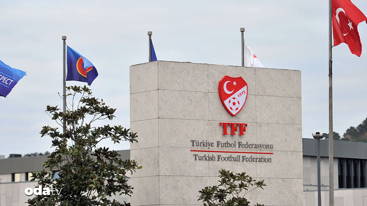 TFF, Galatasaray'a cevap verdi 1 Türkiye Futbol Federasyonu (TFF) sosyal medya hesabından Galatasaray'a cevap verdi. Yapılan paylaşımda “Futbol ayak oyunu değil, bir spordur” denildi