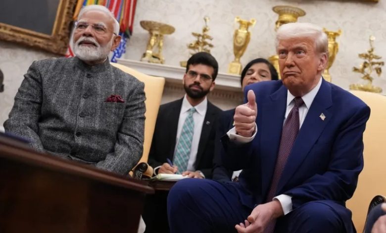 Trump, Hindistan ile ticaret anlaşmasına varıldığını duyurdu. ABD’nin Hindistan ürünlerine uyguladığı gümrük vergisi yüzde 18’e indirilecek.