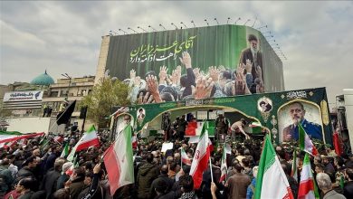 ABD İran Savaşı! ABD ve İsrail saldırılarında hayatını kaybeden İranlı komutanlar için Tahran’da cenaze töreni düzenlendi.