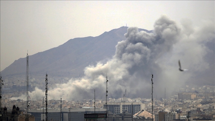ABD İran Savaşı Orta Doğu’da tansiyon düşmezken, İsrail ordusu İran’a yönelik operasyonlarını sürdüreceğini açıkladı.