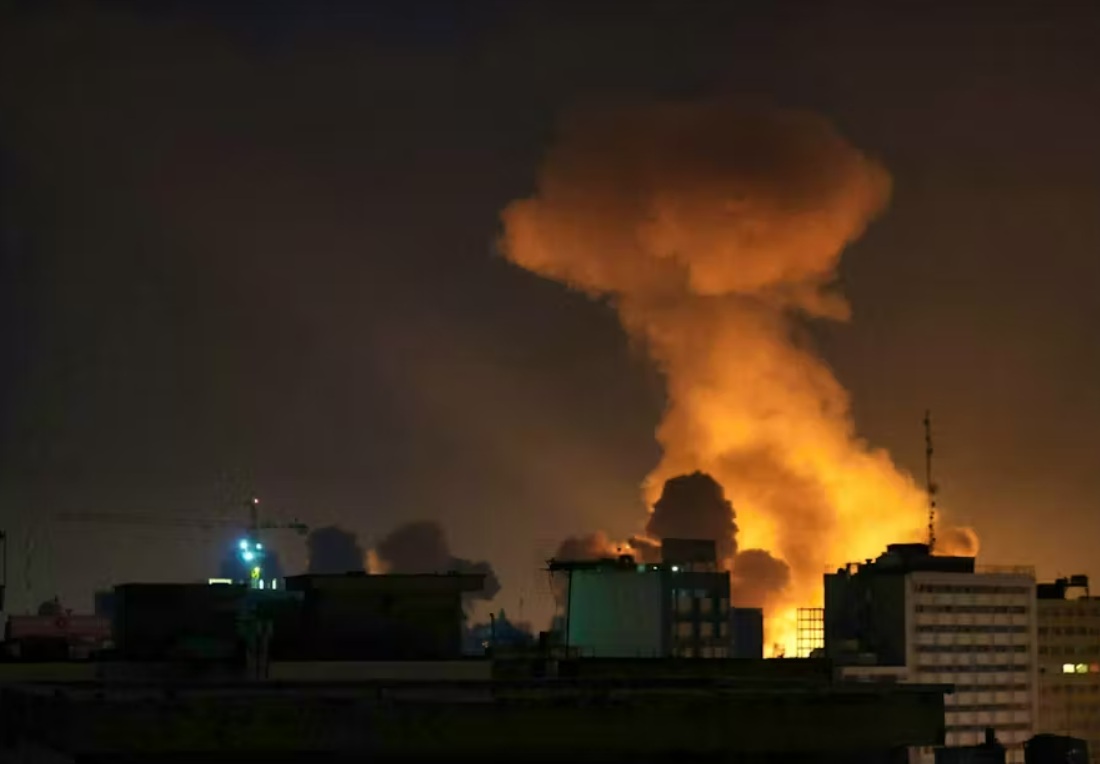 ABD İran Savaşı! ABD ve İsrail’in İran’a yönelik saldırılarında Tahran Petrol Rafinerisi hedef alındı.