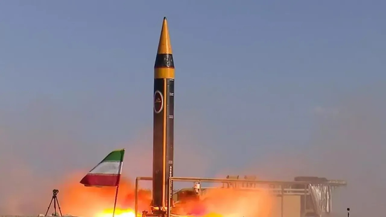 ABD İran Savaşı! İran’dan ateşlenen balistik mühimmat Türkiye’ye yöneldi 1 ABD İran Savaşı! MSB, İran’dan ateşlenen ve Türk hava sahasına yönelen balistik mühimmat hakkında açıklama yaptı.