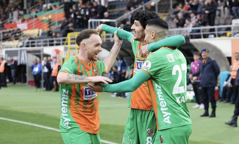Trendyol Süper Lig'in 27. haftasında Corendon Alanyaspor, evinde ağırladığı Kocaelispor'u 5-0'la adeta dümdüz etti