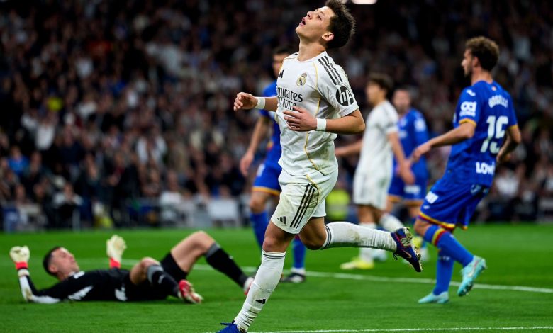 Arda Güler, asist yaptığı Celta Vigo maçında oyundan alınmasının ardından teknik direktör Alvaro Arbeloa'ya gülerek tepki verdi