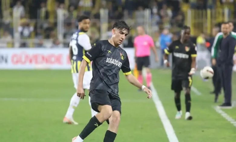 İstanbulspor'un 21 yaşındaki futbolcusu Baran Alp Vardar’ın hayatını kaybettiğini duyurdu.