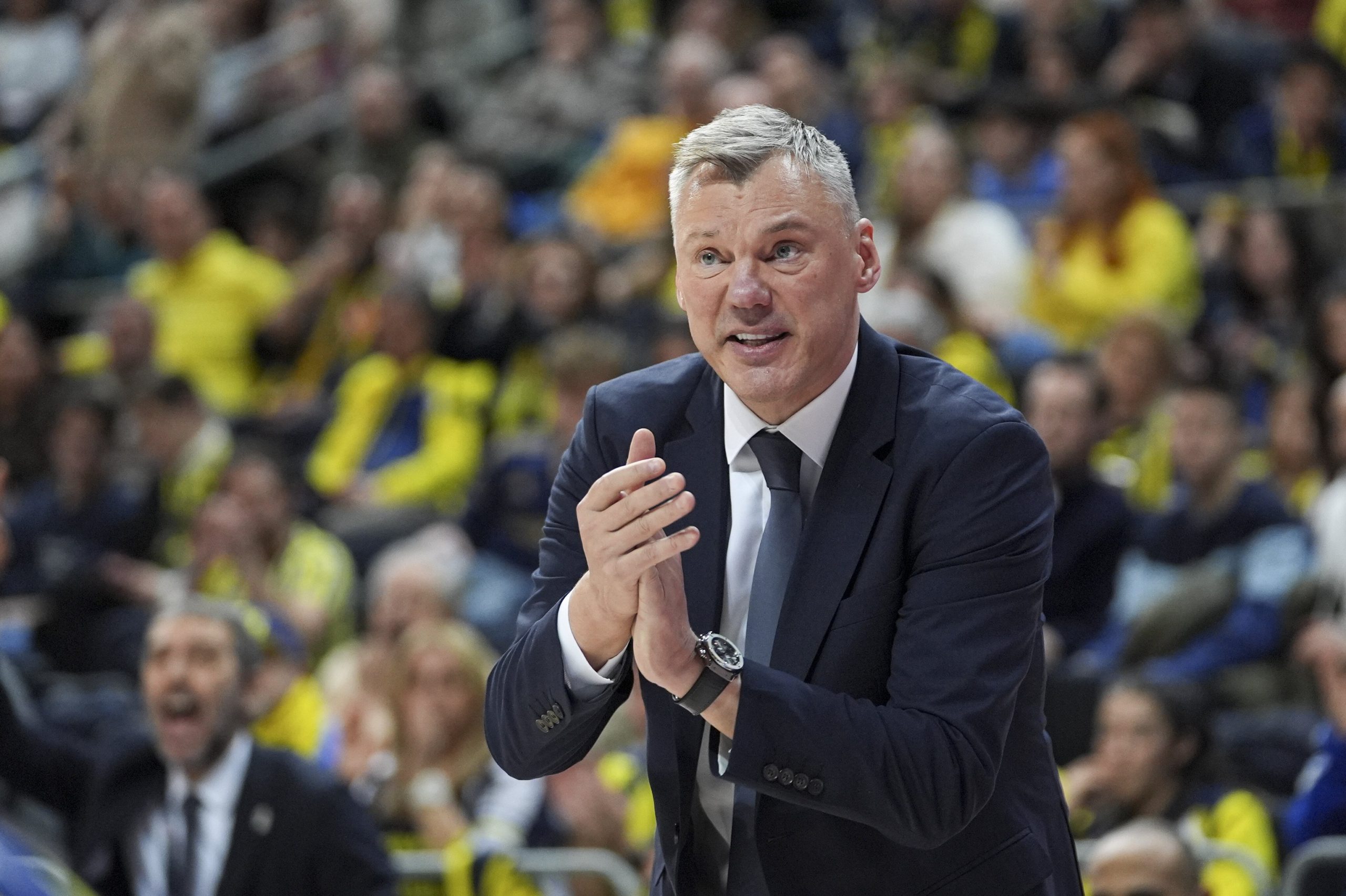 ABD İran Savaşı! Jasikevicius mahsur kaldı 1 ABD İran Savaşı'nda yoğun füze saldırısına uğrayan Dubai'de mahsur kalan bir isim de Fenerbahçe Beko koçu Sarunas Jasikevicius