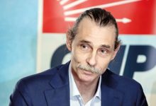 Etimesgut Belediyesi’ne yönelik zimmet soruşturmasında 4 kişi gözaltına alınırken, gözler Belediye Başkanı Erdal Beşikçioğlu’na çevrildi.