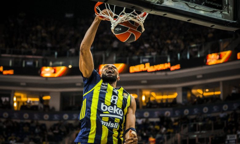 Fenerbahçe Beko, son şampiyonu olduğu EuroLeague'de Olimpia Milano'yu geriden gelip yenerek liderliğini sürdürdü