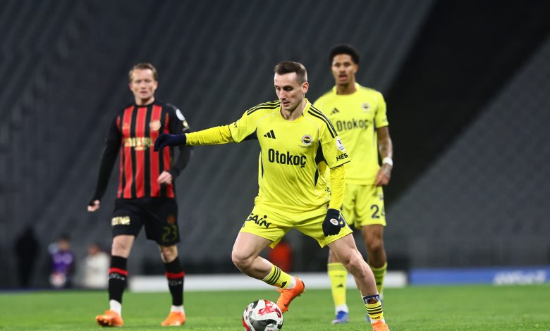 Trendyol Süper Lig'in 26. haftasında Fenerbahçe, ligin son sırasındaki Fatih Karagümrük'e 2-0 yenilerek bu sezon ilk kez mağlup oldu