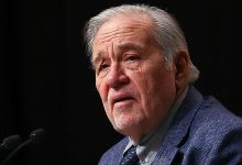 Entübe edilen ünlü tarihçi Prof. Dr. İlber Ortaylı tedavi gördüğü hastanede hayatını kaybetti