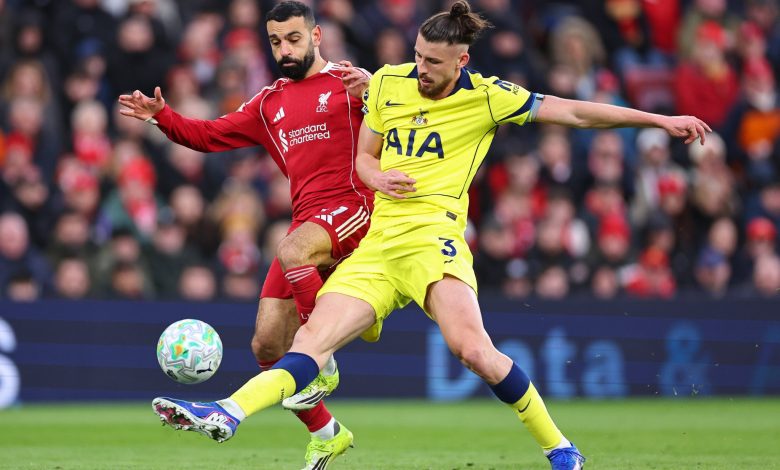 Galatasaray'ın UEFA Şampiyonlar Ligi Son 16 Turu ilk maçında 1-0 yendiği Liverpool, Tottenham ile 1-1 berabere kaldı