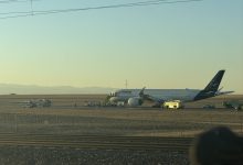 Denver'dan Münih'e gitmek için pistte 320 kilometre hıza ulaşan Lufthansa uçağı, pilotlar tarafından ani bir kararla durduruldu