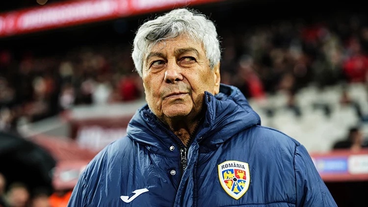 Mircea Lucescu antrenmanda fenalaştı 1 Türk futbolunun da çok yakından tanıdığı Mircea Lucescu’dan gelen haber spor dünyasında endişe yarattı.