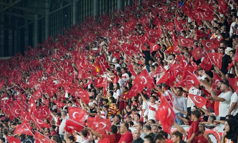 NationalTurk yorumcusu Müslüm Gülhan bu hafta ki BirGün gazetesinde yer alan köşesinde okuyucularını 13 Kasım 2005'e götürdü...