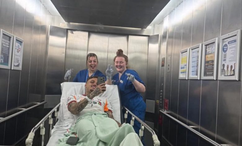 Galatasaray'da Liverpool maçında parmağı kopan Noa Lang ile kolu kırılan Victor Osimhen'in durumları netleşiyor