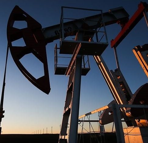 ABD İran Savaşı'nda Hürmüz Boğazı'nın kapatılması sonucu petrolün varil fiyatı 80 doların üzerine çıktı