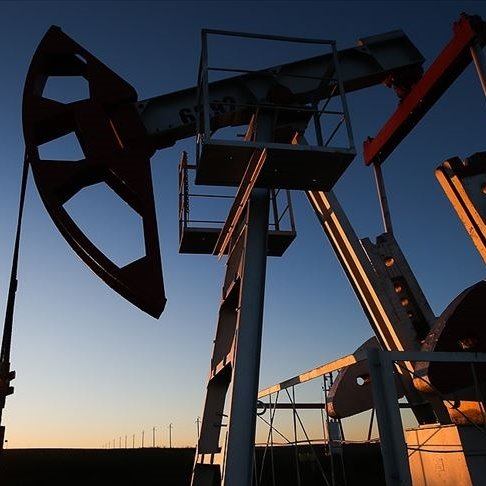 ABD İran Savaşı! Petrol fiyatı fırladı 1 ABD İran Savaşı'nda Hürmüz Boğazı'nın kapatılması sonucu petrolün varil fiyatı 80 doların üzerine çıktı