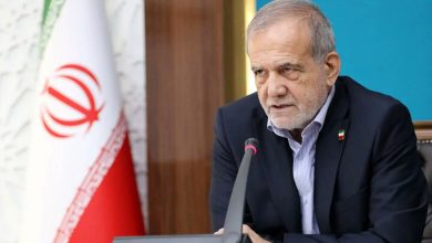 ABD İran Savaşı sürerken İran Cumhurbaşkanı Pezeşkiyan, başkentteki Kudüs Günü gösterilerine katıldı; sokaklarda halkla selfie çektirdi