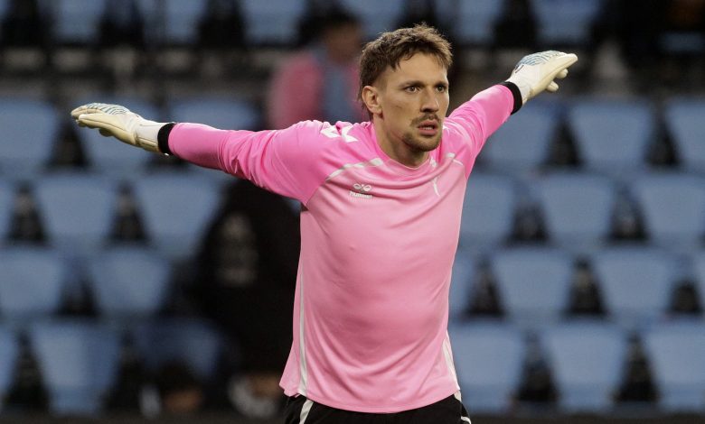 A Milli Takımımız ile 2026 Dünya Kupası Play-Off yarı finalinde karşılaşacak Romanya'da as kaleci Andrei Radu sakatlandı