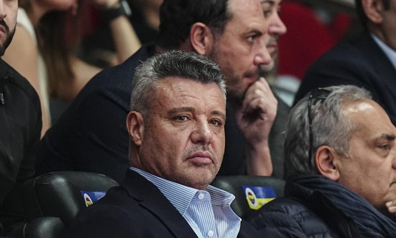 Fenerbahçe Başkanı Sadettin Saran, kulübe gidişi sırasında geçirdiği trafik kazasından yara almadan kurtuldu