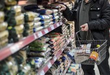 Şubat ayında enflasyon aylık yüzde 2,96 arttı. Yıllık enflasyon tüketici fiyatlarında yüzde 31,53 oldu