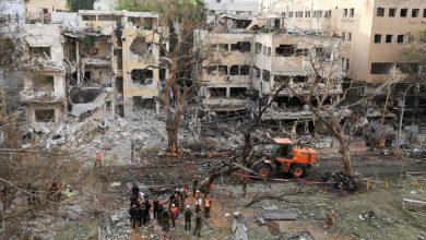 ABD İran Savaşı’nda ağır bombardıman altında olan İsrail’de sokaklara dökülen halk, mevcut yönetimi protesto etti