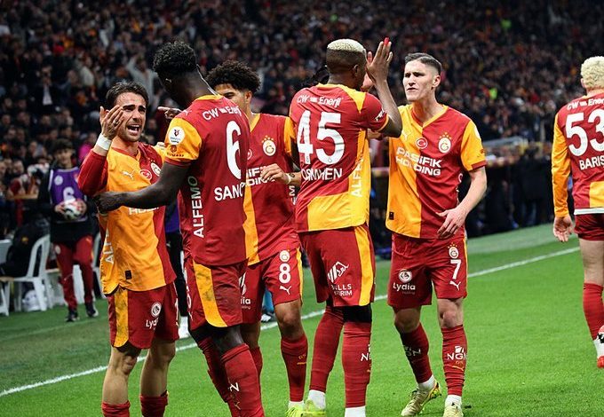 Süper Lig'de Trabzonspor-Galatasaray ve Fenerbahçe-Beşiktaş derbilerine sahne olacak 28. haftanın programı açıklandı