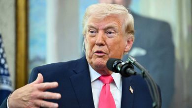 Trump’tan havaalanı krizine müdahale! TSA çalışanlarına ödeme kararı 1 ABD’de İç Güvenlik Bakanlığı’ndaki bütçe krizi hava ulaşımını kilitlerken, Donald Trump’tan dikkat çeken bir adım geldi.